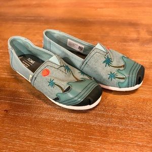 Toms Beach Toddler Shoes size Y12.5